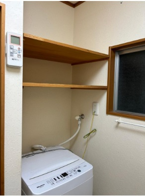 寝屋川市長栄寺町　中古一戸建ての脱衣所