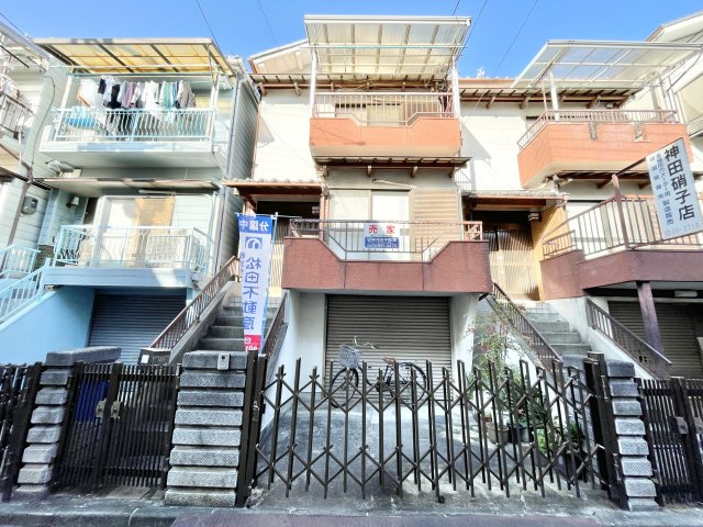 寝屋川市長栄寺町　中古一戸建ての外観|物件の外観です