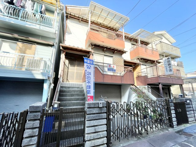 寝屋川市長栄寺町　中古一戸建ての外観|物件の外観です