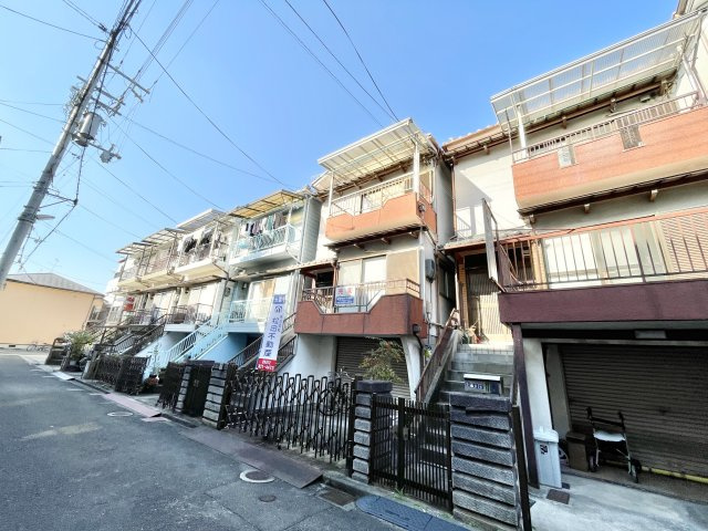寝屋川市長栄寺町　中古一戸建ての外観|物件の外観です