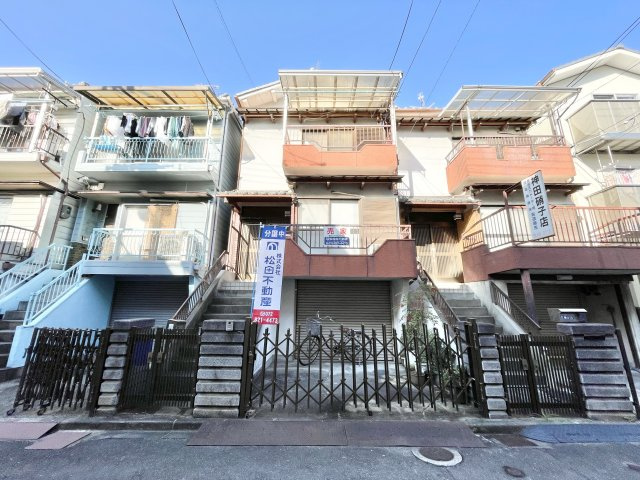 寝屋川市長栄寺町　中古一戸建ての外観|物件の外観です