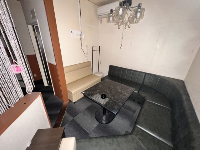 ロイヤルビルのロビー