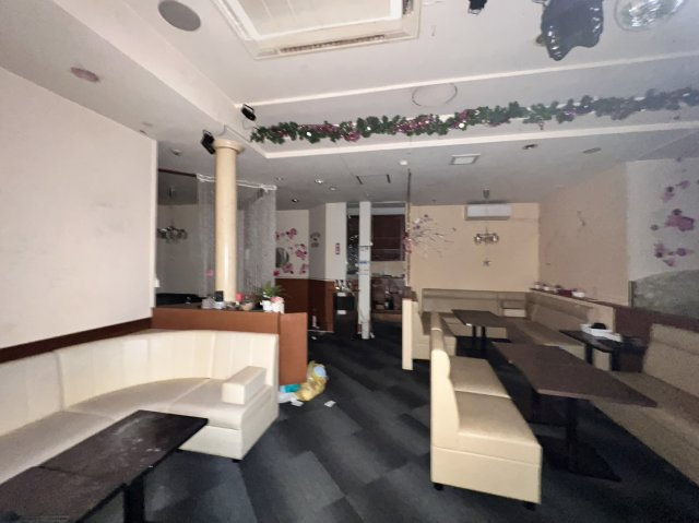 ロイヤルビルのロビー