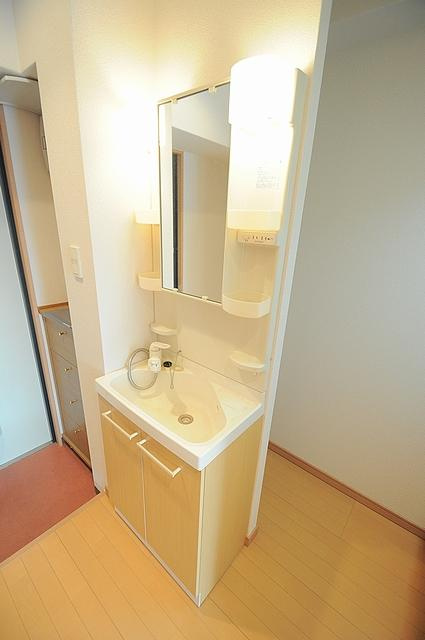 大阪市城東区今福西４丁目の賃貸マンションの洗面所