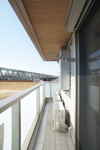 ココン市川のバルコニー