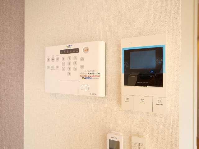 ヒカルサ奈良大森西ノースのセキュリティ|モニター付きインターホンです