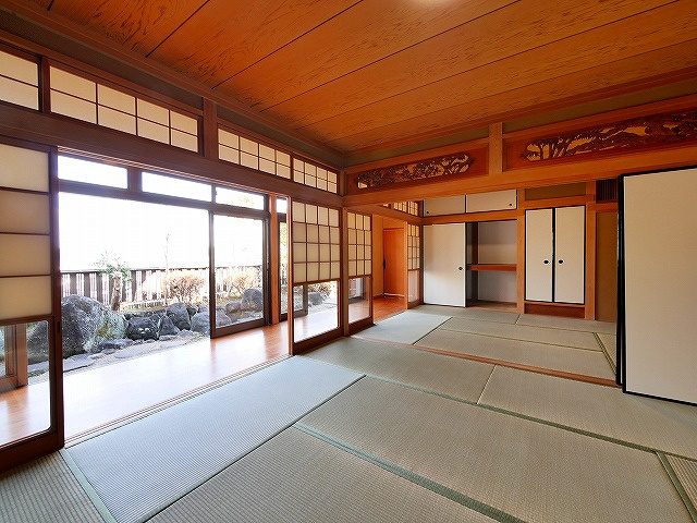 アンソレイユ軽井沢町の和室|お庭の見える和室