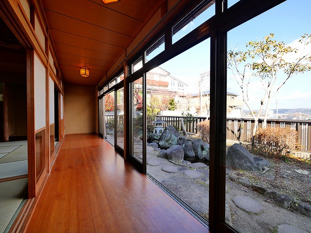 アンソレイユ軽井沢町のその他|縁側からの景色も良いです