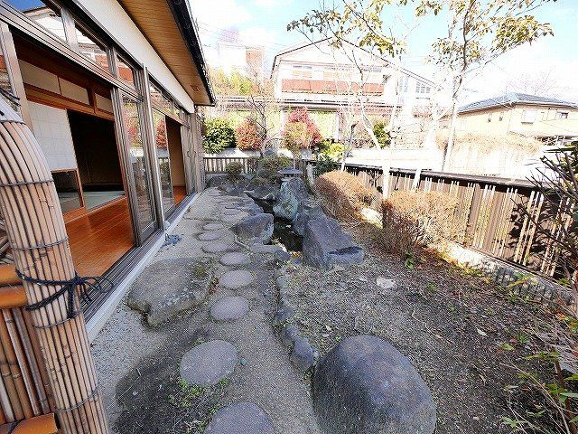 アンソレイユ軽井沢町の庭