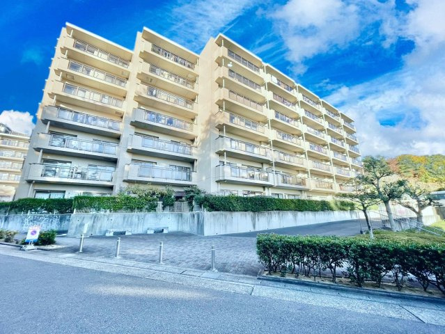 シティコーポ島田東B棟の外観|南向きにつき陽当たりの良いお部屋です！
窓からは島田の緑をご覧いただけます！