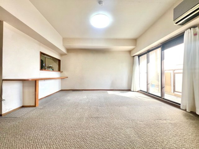 シティコーポ島田東B棟の居間・リビング|専有面積が広く内装を自由に造り変えることも可能です！
ご希望内容をお伺いし、リフォームプランをご提案させてください。
※画像加工による家具消しを実施しています。実際の室内とは状況が異なる場合があります