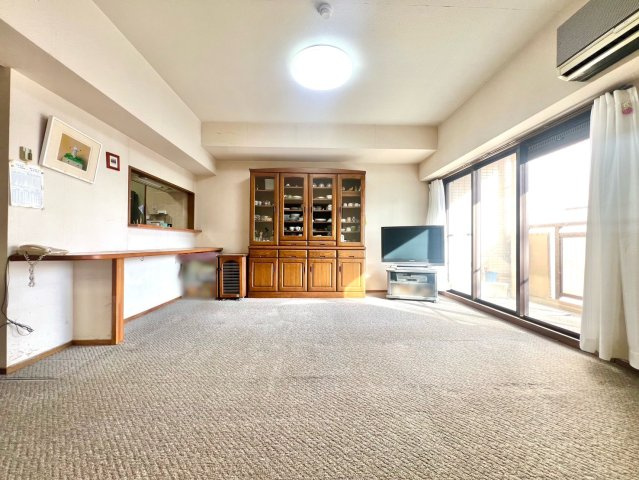 シティコーポ島田東B棟の居間・リビング|陽当たりが良くくつろげるリビングです！