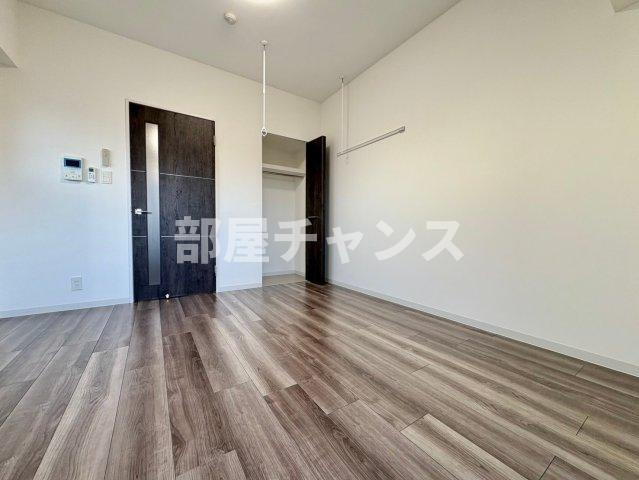 メイプル岩塚本通の寝室