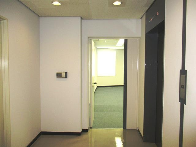 小坂本町1丁目 富士火災豊田ビルのエントランス