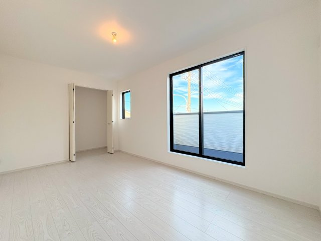 【洋室】 | ◇◆横浜市青葉区若草台2期_2号棟◆◇ | ◆気持ちの良い風が室内へ入り込む居室。家具を配置しても広々ご利用いただけます！！