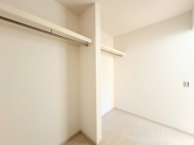 【収納】 | ◇◆横浜市青葉区若草台2期_2号棟◆◇ | ◆荷物の多い方には嬉しい収納スペースです。季節物やスーツの収納等にピッタリです。