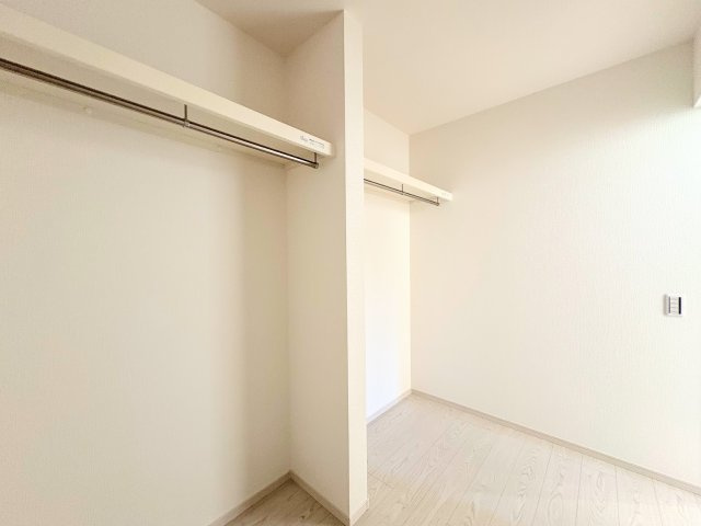 【収納】 | ◇◆横浜市青葉区若草台2期_2号棟◆◇ | ◆荷物の多い方には嬉しい収納スペースです。季節物やスーツの収納等にピッタリです。