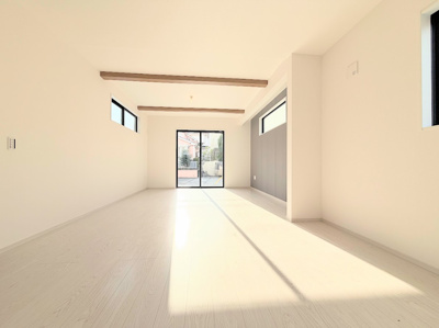 【居間・リビング】 | ◇◆横浜市青葉区若草台2期_2号棟◆◇ | ◆リビングは一日中太陽の光が射し込みます。家族が集まる空間は、自然と笑顔が溢れます！