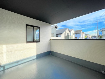 【バルコニー】 | ◇◆横浜市青葉区若草台2期_1号棟◆◇ | ◆広いバルコニーは寝室と子供部屋からアクセスできる2WAY動線。お布団も洗濯物もたくさん干せます！