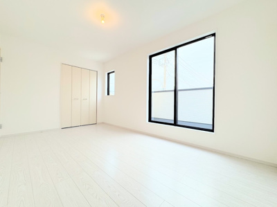 【洋室】 | ◇◆横浜市青葉区若草台2期_1号棟◆◇ | ◆気持ちの良い風が室内へ入り込む居室。家具を配置しても広々ご利用いただけます！！