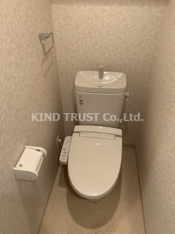 Luxe天神橋のトイレ|落ち着いた色調のトイレです