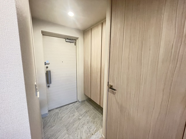 港区南青山７丁目の賃貸マンションの玄関