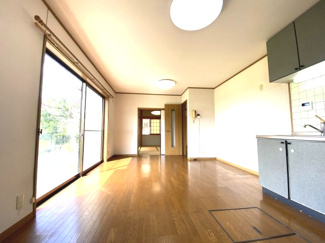 【居間・リビング】 | 岩倉中在地町　中古戸建　〇平成８年築★土地７１坪〇