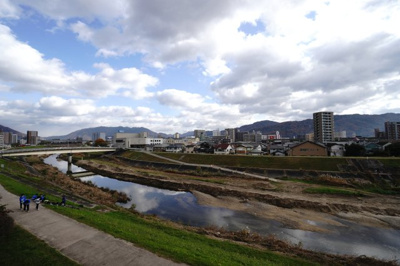 【展望】 | 【上質リフォーム】藤和ハイタウン古市 | 【四季を感じる】
四季の移ろい・爽やかな青空や風を感じられ
自然を愉しめるパノラマビュー。
毎日の暮らしに余裕を感じさせてくれる、
遮る物の無い開放的な眺望を是非、ご堪能ください。