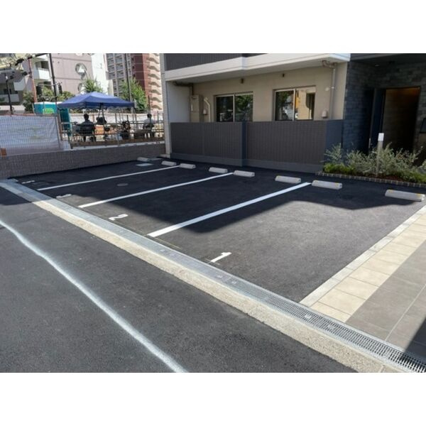 コンフォルタの駐車場