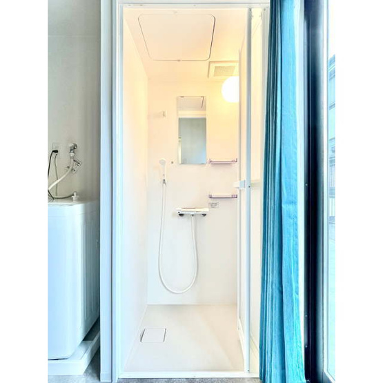 【浴室】 | Ｓｕｒｆ　Ｄｅｃｋ | ☆シャワールーム　※101モデルルーム写真