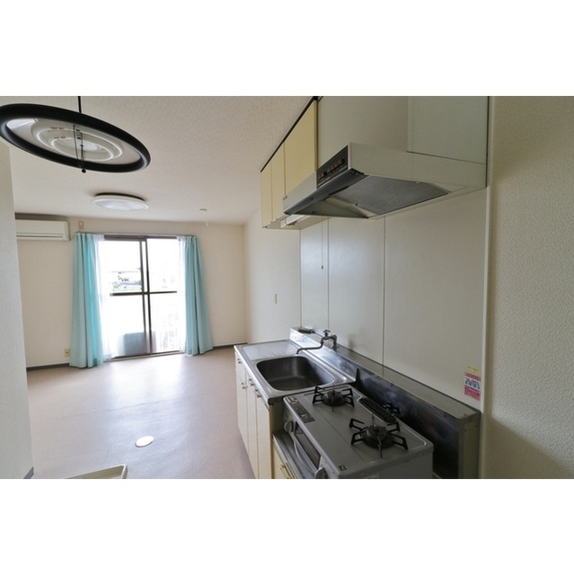 岐阜市下奈良３丁目のアパートのキッチン