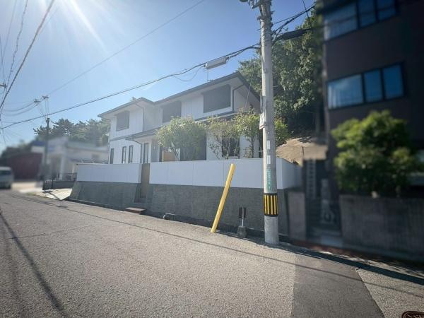 和歌山市和歌浦西2丁目　中古戸建の前面道路含む現地写真