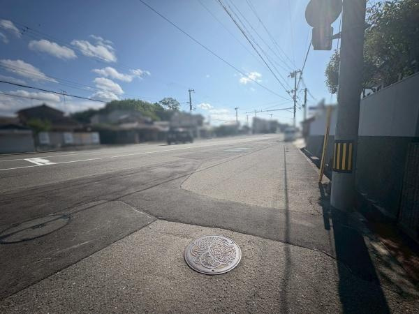 和歌山市和歌浦西2丁目　中古戸建の前面道路含む現地写真