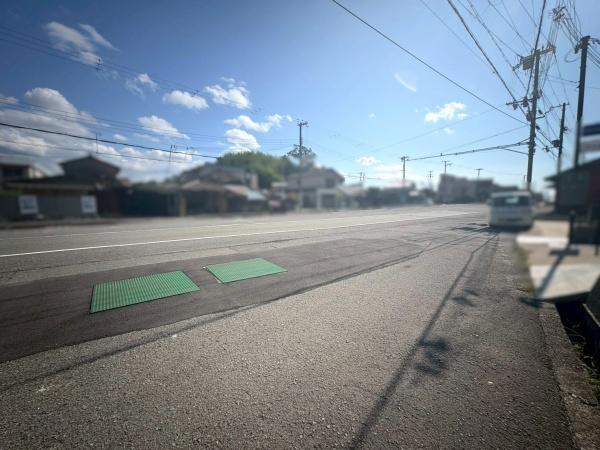 和歌山市和歌浦西2丁目　中古戸建の前面道路含む現地写真