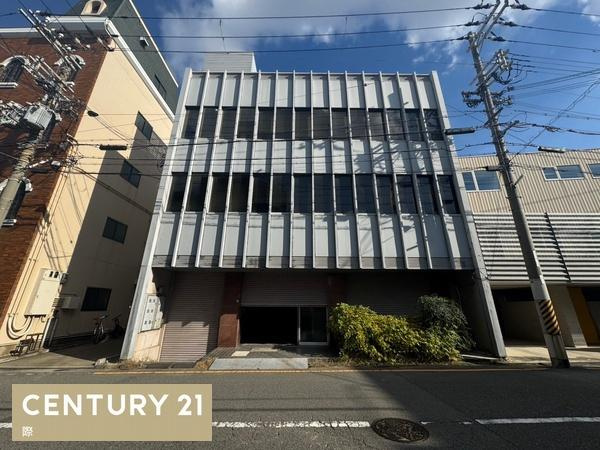 和歌山市湊本町１丁目のビルの外観