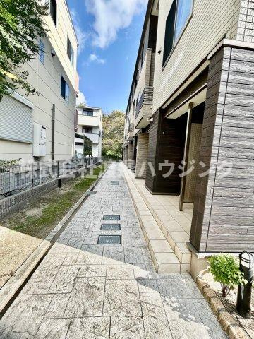 サンリット・ガーデン小曽根Nのエントランス