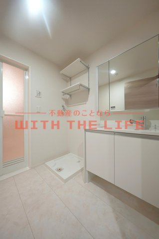 ELGARAND上津【キャッシュバック対象物件】の洗面所|明るい洗面所です