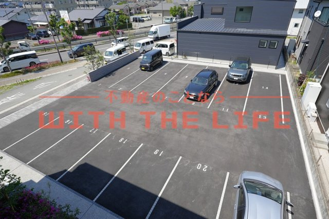 ELGARAND上津【キャッシュバック対象物件】の駐車場|駐車スペースもあります