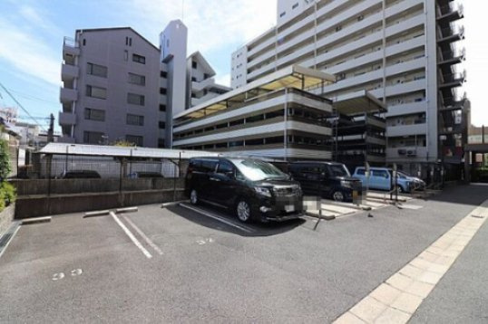 【駐車場】