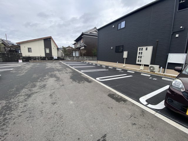 セントレジデンスⅡの駐車場