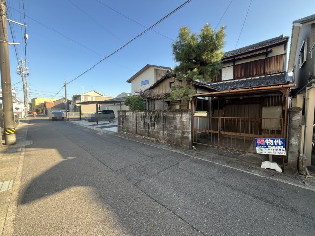 土地　菊水町1丁目の前面道路含む現地写真