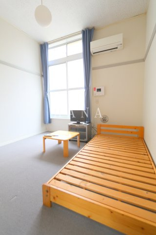 レオパレスアベイユの洋室