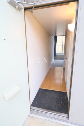 レオパレスアベイユの玄関