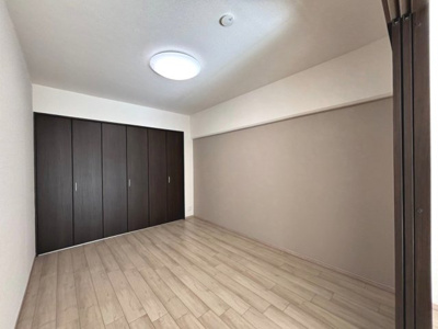 【洋室】 | エバーグリーン金岡壱号棟 | 現地見学当日から承っております♪現地周辺の環境や、駅までの道のりなど周辺環境も合わせてご確認いただき、ぜひご検討ください！