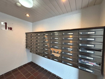 【エントランス】 | エバーグリーン金岡壱号棟 | なかよしの森認定こども園まで徒歩４分！小さなお子様のいるご家庭も安心ですね！