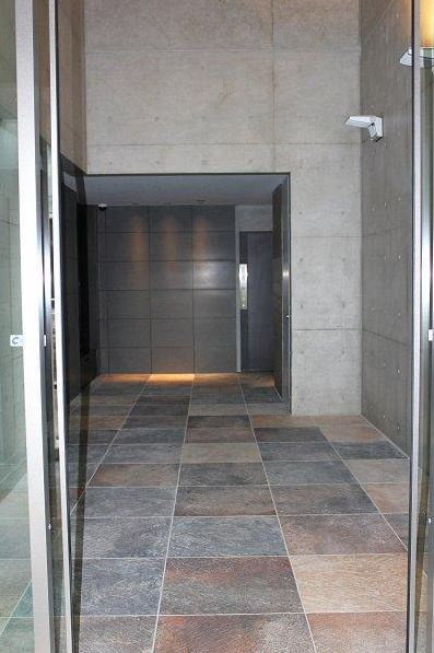 ＺＯＯＭ四谷左門町のエントランス|ＺＯＯＭ四谷左門町