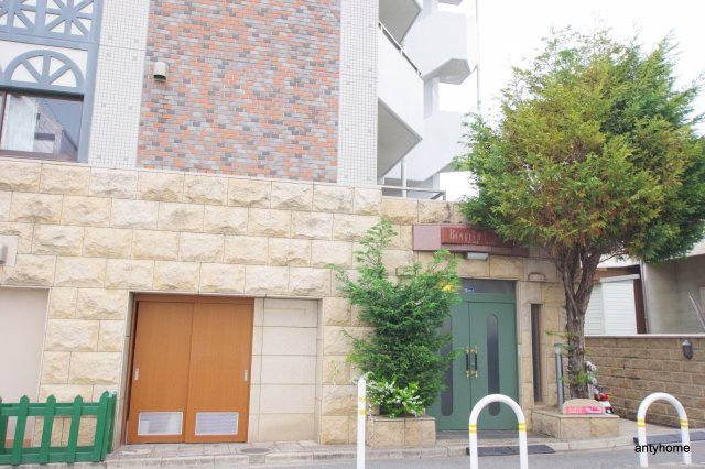 ビートルズフォレスト　仲介手数料無料のエントランス