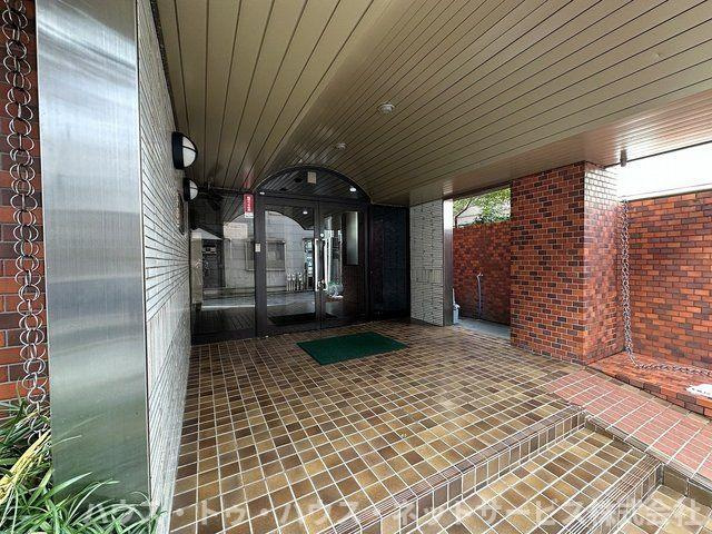 ユニパリス柏駅前のエントランス