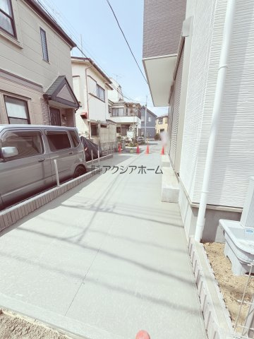 所沢市西狭山ヶ丘1丁目・全1棟　新築一戸建　～全室南向き～の駐車場|車種によりますが、2台分のカースペースあり