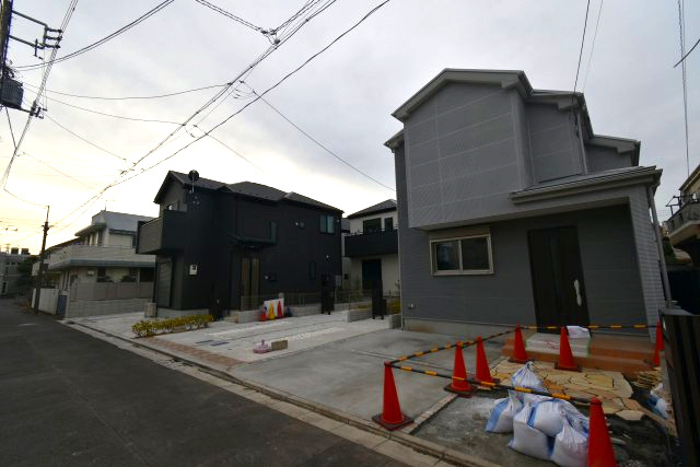 高井戸東2丁目・新築戸建の前面道路含む現地写真